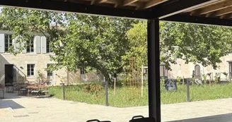 Une Table à Coureilles