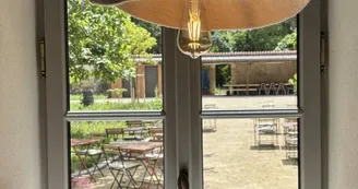 Une Table à Coureilles