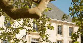 Une Table à Coureilles