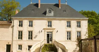 Une Table à Coureilles