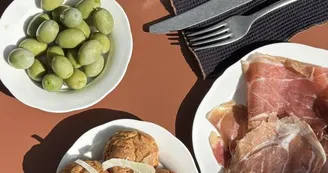 Une Table à Coureilles